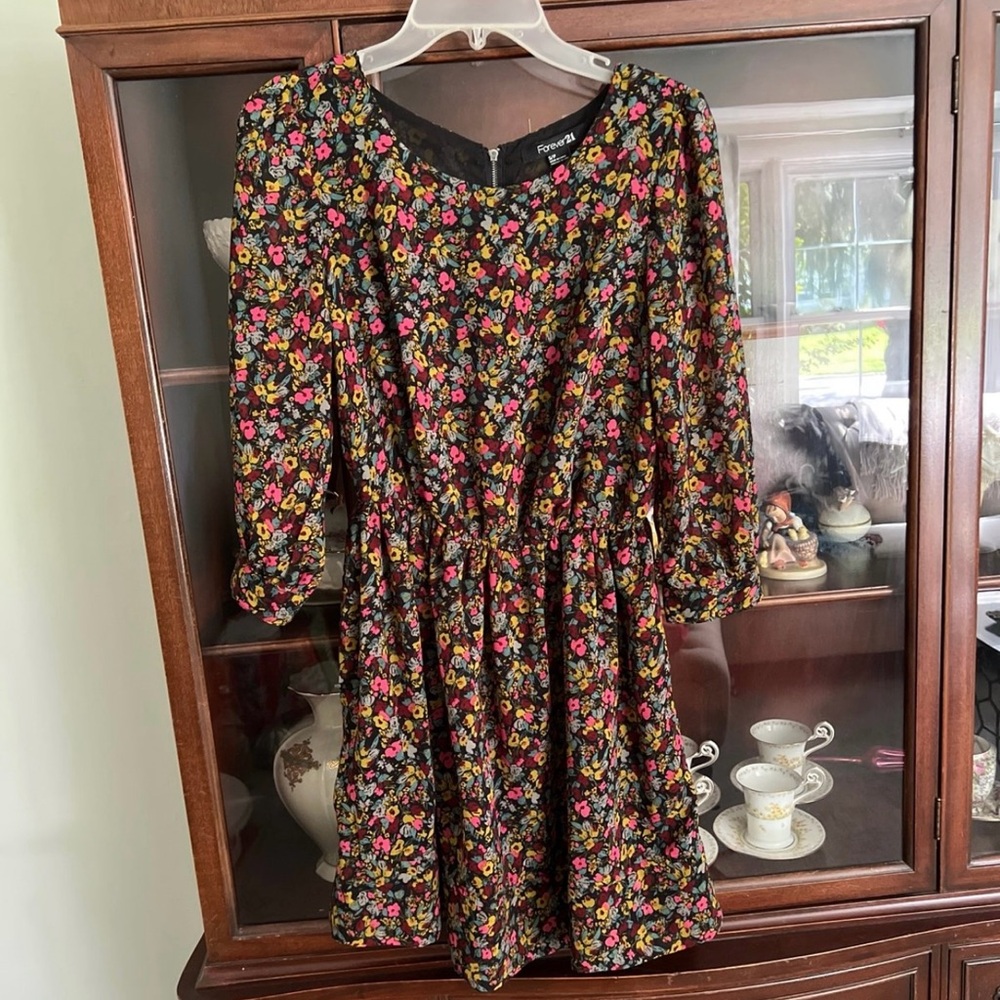 Forever 21 Floral Dress Small like new